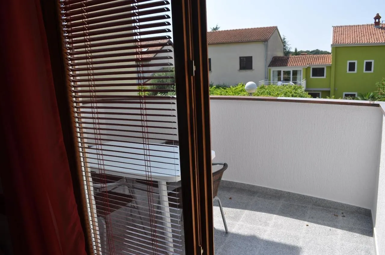 Apartments With A Parking Space Pula - 15582