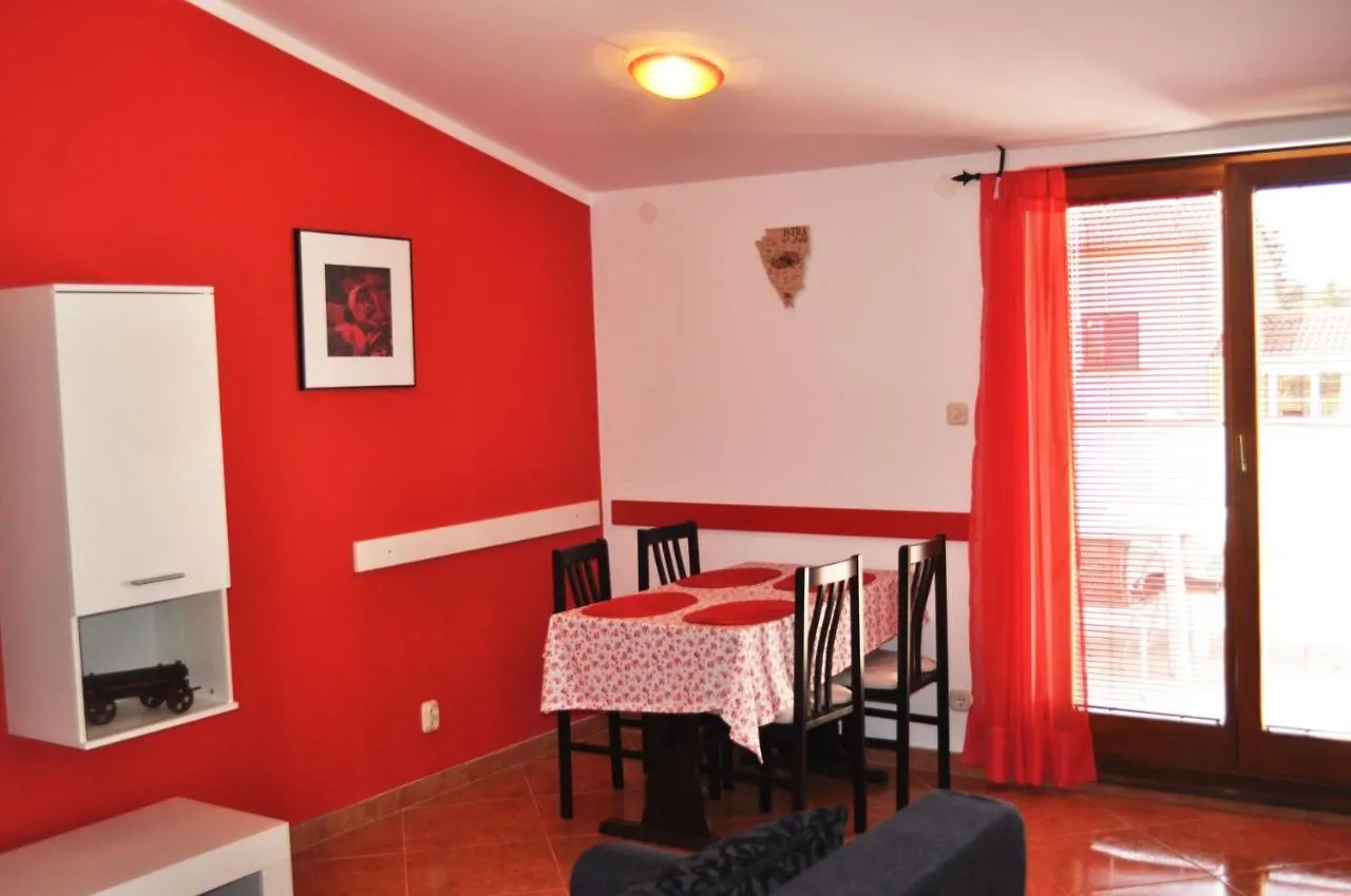 Apartments With A Parking Space Pula - 15582 Croatia